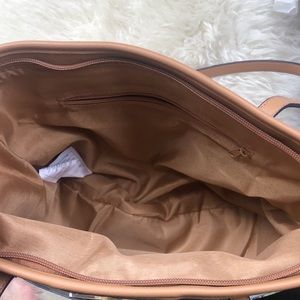 Bags - 🚨2/$20🚨Watercolour floral bag 🦋 Bags - 🚨2/$20🚨Watercolour floral bag 🦋